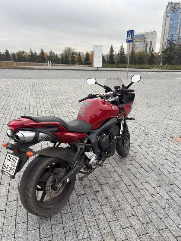 🔥🔥🔥продам yamaha fz-6s2🔥🔥🔥 дикая ямаха на ровных документах, с переоформлением цена 419.000рублей, быстрым покупателям хороший торг обслужена, на полном ходу, сел поехал вилка обслужена, поменян антифриз, масло в двигателе, дует очень сильно цепь и звезды в отличном состоянии выхлоп родной, очень приятный звук осмотр г. донецк (возможна доставка) писать в лс или по телефону +79493238872 📲 tg: @freakgght 📞 звоните: +7(949)3238872 - фотография - 2