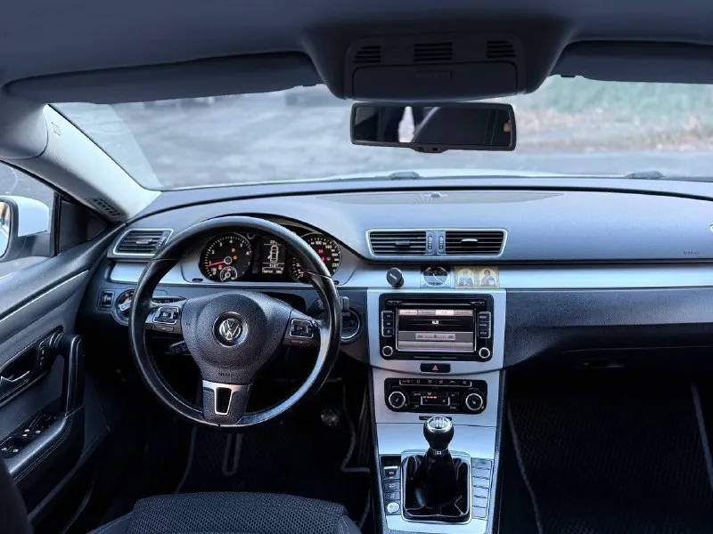 Продам volkswagen passat cc 2012 года выпуска состояния авто идеальное обьем двигателя 1.8 турбо турбина чувствует себя хорошо пробег родной 160.000 коробка передач механическая во владение 2 года 3 владельца по птс хорошая комплектация кнопка стоп старт электро привод сидений качественная заводская музыка салон чистый не прокуренный и без дыр комплект зимней новой резины по документам любое переформление остальные вопросы по телефону +79497005165 +79493952767 обмен с вашей доплатой цена 930.000 торг у капота! - фотография - 9