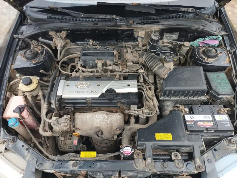 Хюндай акцент 2009 года. технически в отличном состоянии, двигатель коробка ходовая без вложений!! дно целое без гнили и ржавчины, по кузову есть мелкие недочёты на фото видно. документы в полном порядке. цена 370000 хороший торг. звоните 89612951425. - фотография - 4