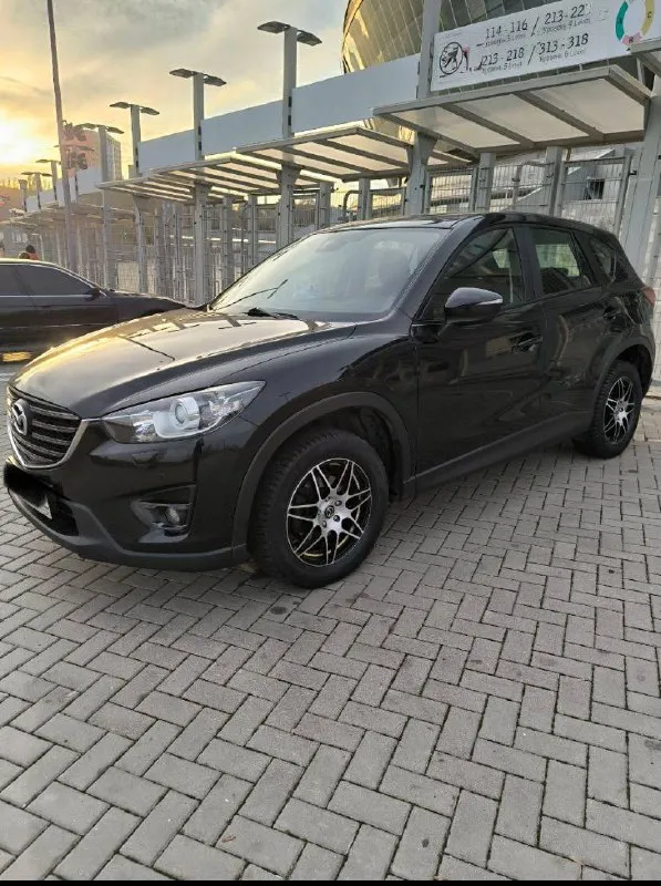 В продажа mazda cx-5 2017 года выпуска двигатель 2.0 бензин коробка автомат пробег.197тыс. км. автомобиль в идеальном состоянии, автотека зелёная абсолютно не какого вложения не требует ! двигатель работает как часики, коробка переключает мягко, плавно, без пенков и прочего, ходовая без посторонних звуков чистый и ухоженный салон, готов на любые проверки с вашей стороны ! есть все для комфортного вождения, двух зонный климат датчик света, и дождя, подогревы сидений мульти руль круиз-контроль, бортовой компьютер, камера заднего вида, адаптивные фары(поворачивают в сторону руля) спорт режим, электро -ручник, aux, bluetooth авто запуск и т. д. с документами все в порядке, продажа с полным переоформлением в мрэо 💯 г. донецк цена 1.750.₽ звоните остальное по, 📞 +79494679515 📞 звоните: +79494679515 - фотография - 2