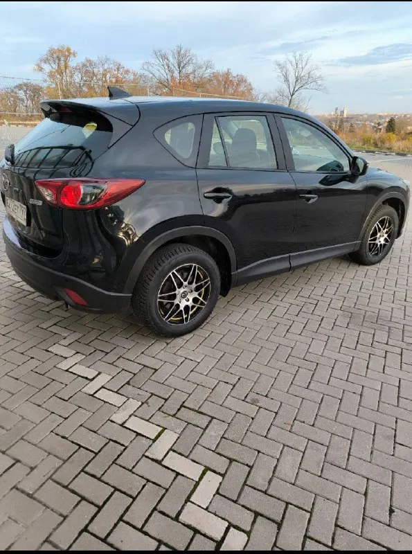 В продажа mazda cx-5 2017 года выпуска двигатель 2.0 бензин коробка автомат пробег.197тыс. км. автомобиль в идеальном состоянии, автотека зелёная абсолютно не какого вложения не требует ! двигатель работает как часики, коробка переключает мягко, плавно, без пенков и прочего, ходовая без посторонних звуков чистый и ухоженный салон, готов на любые проверки с вашей стороны ! есть все для комфортного вождения, двух зонный климат датчик света, и дождя, подогревы сидений мульти руль круиз-контроль, бортовой компьютер, камера заднего вида, адаптивные фары(поворачивают в сторону руля) спорт режим, электро -ручник, aux, bluetooth авто запуск и т. д. с документами все в порядке, продажа с полным переоформлением в мрэо 💯 г. донецк цена 1.750.₽ звоните остальное по, 📞 +79494679515 📞 звоните: +79494679515 - фотография - 4