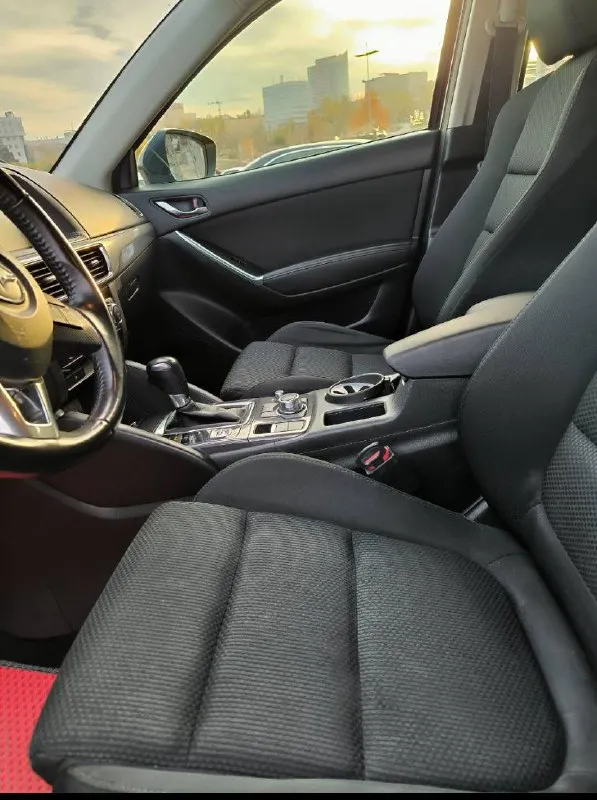 В продажа mazda cx-5 2017 года выпуска двигатель 2.0 бензин коробка автомат пробег.197тыс. км. автомобиль в идеальном состоянии, автотека зелёная абсолютно не какого вложения не требует ! двигатель работает как часики, коробка переключает мягко, плавно, без пенков и прочего, ходовая без посторонних звуков чистый и ухоженный салон, готов на любые проверки с вашей стороны ! есть все для комфортного вождения, двух зонный климат датчик света, и дождя, подогревы сидений мульти руль круиз-контроль, бортовой компьютер, камера заднего вида, адаптивные фары(поворачивают в сторону руля) спорт режим, электро -ручник, aux, bluetooth авто запуск и т. д. с документами все в порядке, продажа с полным переоформлением в мрэо 💯 г. донецк цена 1.750.₽ звоните остальное по, 📞 +79494679515 📞 звоните: +79494679515 - фотография - 9