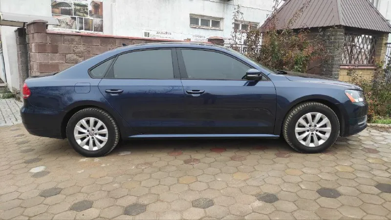 Volkswagen passat b7. год выпуска: 2014 по vin-коду 2015 двигатель: 1.8 турбо. 170 л. с. коробка автомат: aisin салон: кожаный. диски: r-17 шины лето диски: r-16 шины зима 1250000 руб. тел:+79493213816 оснащение: датчик дождя, датчик света, камера заднего вида и др. надёжный и комфортабельный автомобиль. готов обсудить условия продажи. 📲 tg: с. а 📞 звоните: +7(949)3213816 - фотография - 3