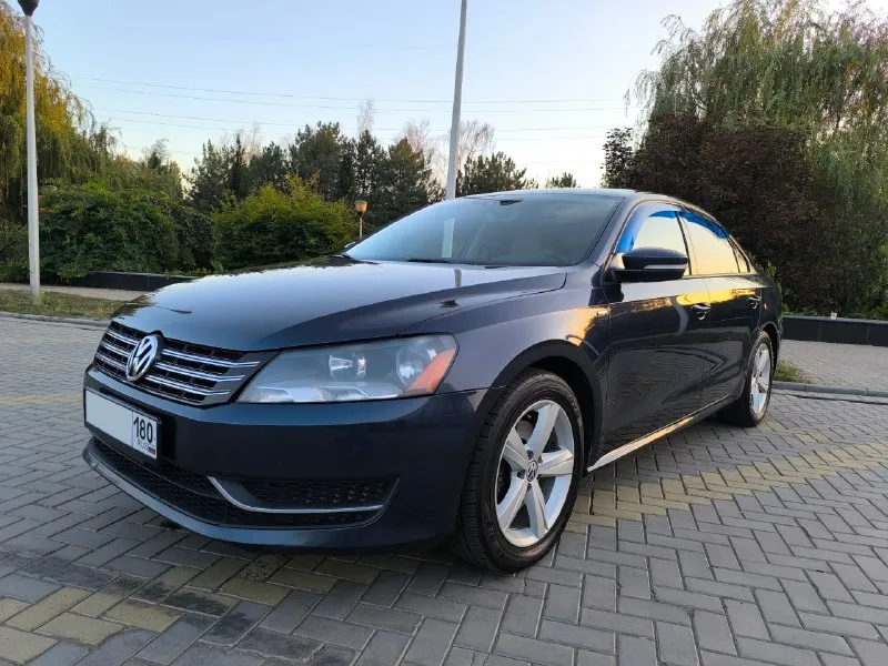 Volkswagen passat b7. год выпуска: 2014 по vin-коду 2015 двигатель: 1.8 турбо. 170 л. с. коробка автомат: aisin салон: кожаный. диски: r-17 шины лето диски: r-16 шины зима 1250000 руб. тел:+79493213816 оснащение: датчик дождя, датчик света, камера заднего вида и др. надёжный и комфортабельный автомобиль. готов обсудить условия продажи. 📲 tg: с. а 📞 звоните: +7(949)3213816 - фотография - 5