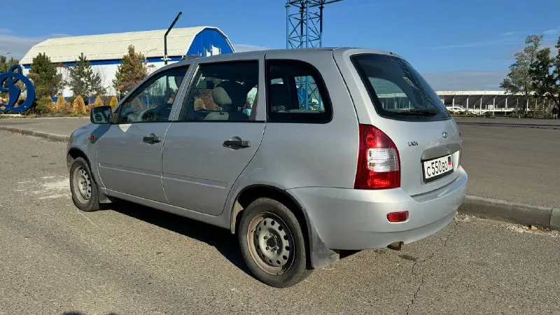 Ваз калина 2011 год выпуска автомобиль весь в заводском окрасе. один собственник. салон как новый. без коррозии, авто обработано. двигатель 1.4 16кл. самый шустрый и экономный. комплектация с электроусилителем и кондиционером. днище, стаканы, пороги без ржавчины. на кузове нет рыжиков. технически в идеальном состоянии, двигатель, коробка без нареканий, ходовая идеально. салон в идеальном состоянии. документально все чисто, любой вид переоформления. цена 450 000 тыс торг +79497710177 📞 звоните: +7(949)7710177 - фотография - 3