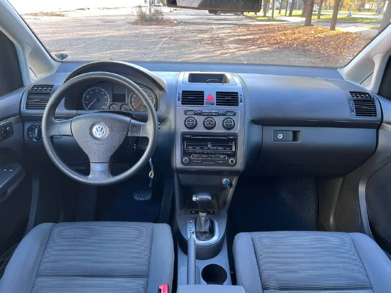 Продам автомобиль,
Volkswagen touran, 1.4 turbo.
Коробка автомат,
Год 2007,
Пробег 208 тыс. ,км.
7 Посадочных мест.
Максимальная комплектация.
Авто в отличном состоянии, вложений не требует вообще, мотор в идеальном состоянии, коробка работает идеально, автомобиль полностью обслужен, по ходовой части без нареканий, по электронике всё работает, очень комфортный и удобный автомобиль для семьи.
Всем удачных продаж и покупок.
Цена 770 000 руб. Торг.
Рассмотрю обмен.
+79497527174
+79494969176 - фотография - 7