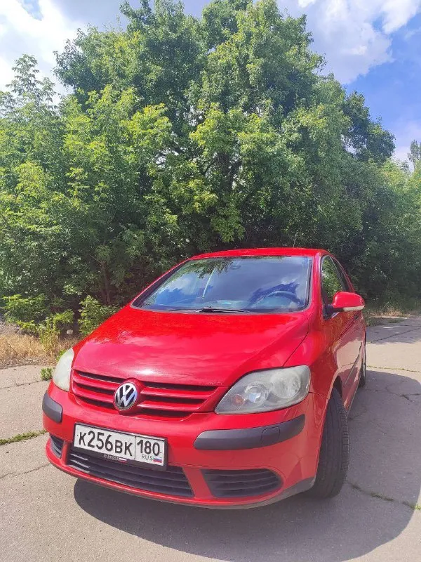 Продам volkswagen golf plus 2006 года 1,6 fsi, пробег 232 тыс. механическая коробка передач. машина в отличном техническом состоянии, все жидкости поменяны, новый аккумулятор, заправлен кондиционер. салон чистый опрятный практически без износа. машина пригнана с германии в 21 году. второй комплект шин. юридически чистая, переоформление без проблем - я хозяйка. осмотр донецк цена 600 000 р. тел. +79493481292 - фотография - 5