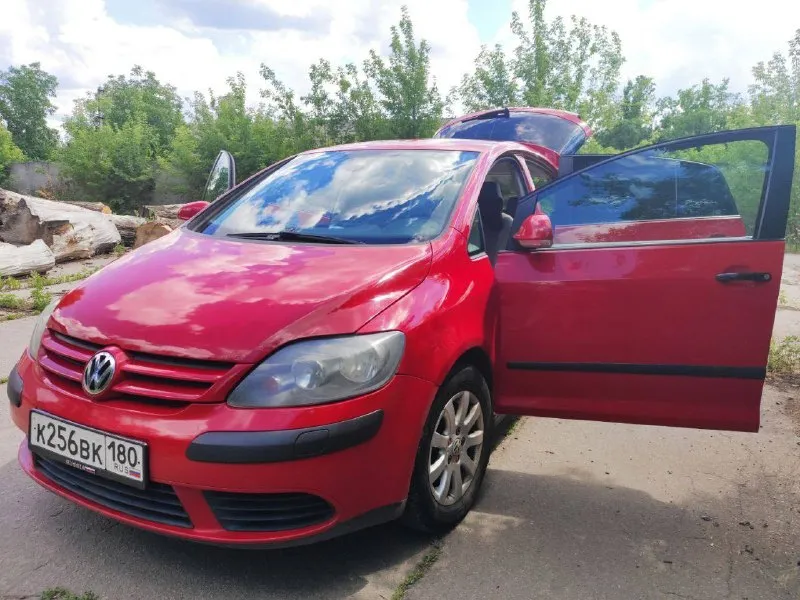 Продам volkswagen golf plus 2006 года 1,6 fsi, пробег 232 тыс. механическая коробка передач. машина в отличном техническом состоянии, все жидкости поменяны, новый аккумулятор, заправлен кондиционер. салон чистый опрятный практически без износа. машина пригнана с германии в 21 году. второй комплект шин. юридически чистая, переоформление без проблем - я хозяйка. осмотр донецк цена 600 000 р. тел. +79493481292 - фотография - 7
