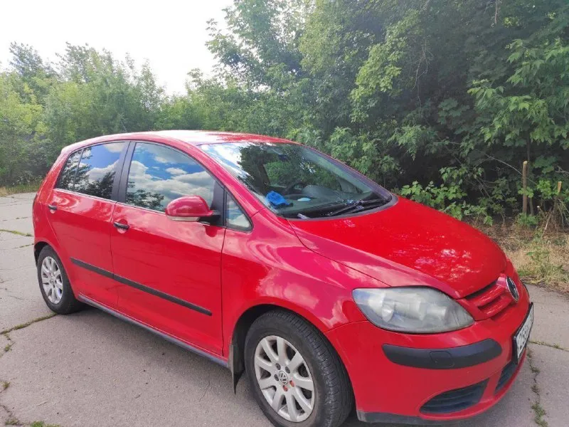 Продам volkswagen golf plus 2006 года 1,6 fsi, пробег 232 тыс. механическая коробка передач. машина в отличном техническом состоянии, все жидкости поменяны, новый аккумулятор, заправлен кондиционер. салон чистый опрятный практически без износа. машина пригнана с германии в 21 году. второй комплект шин. юридически чистая, переоформление без проблем - я хозяйка. осмотр донецк цена 600 000 р. тел. +79493481292 - фотография - 8