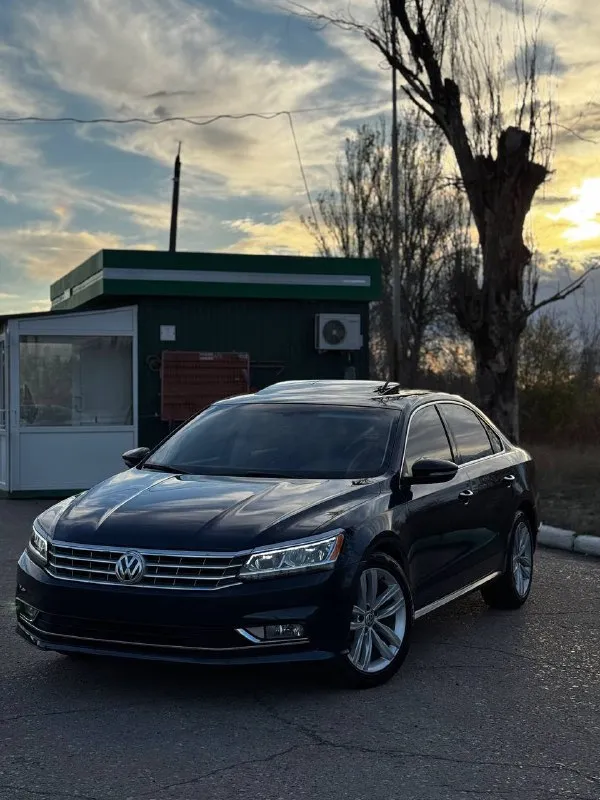 Volkswagen пасат б8 год 2018 рестайлинг пробег 120000 объем 2.0 т коробка асин не путайте с дсг состояние идеальное комплектации пред максимальная машина владеем три года доставляет максимальное удовольствие цена 1🍋800 +79495672089 - фотография - 1