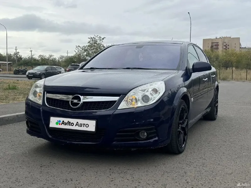 Opel vectra c 2006. пробег 194200. продам личный автомобиль. двигатель 1.8(140 л. с) работает отлично, не дымит, не троит, замена комплекта грм 24 т. км. назад. механическая коробка передач в отличном состоянии,9 т. км. назад была замена комплекта сцепления вместе с выжимным подшипником, так же была замена масла в кпп. кузов оцинкованный, весь в родной краске. все стекла заводские включая лобовое. комплектация: двухзонный климат-контроль, круиз-контроль, электро-регулировка зеркал, затемнение зеркал заднего вида, датчик дождя, шесть подушек безопасности, эгур, abs, esp. по документам всё в порядке, штрафов и ограничений нет. зелёная автотека, отправлю по запросу. я собственник. цена: 635 т. руб. тел: +79595159602 звоните, всё покажу и расскажу. торг обязательно. г. брянка 📞 звоните: +7(959)5159602 - фотография - 1