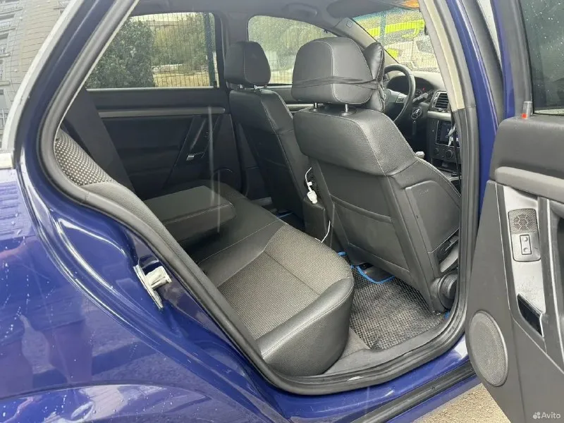 Opel vectra c 2006. пробег 194200. продам личный автомобиль. двигатель 1.8(140 л. с) работает отлично, не дымит, не троит, замена комплекта грм 24 т. км. назад. механическая коробка передач в отличном состоянии,9 т. км. назад была замена комплекта сцепления вместе с выжимным подшипником, так же была замена масла в кпп. кузов оцинкованный, весь в родной краске. все стекла заводские включая лобовое. комплектация: двухзонный климат-контроль, круиз-контроль, электро-регулировка зеркал, затемнение зеркал заднего вида, датчик дождя, шесть подушек безопасности, эгур, abs, esp. по документам всё в порядке, штрафов и ограничений нет. зелёная автотека, отправлю по запросу. я собственник. цена: 635 т. руб. тел: +79595159602 звоните, всё покажу и расскажу. торг обязательно. г. брянка 📞 звоните: +7(959)5159602 - фотография - 8