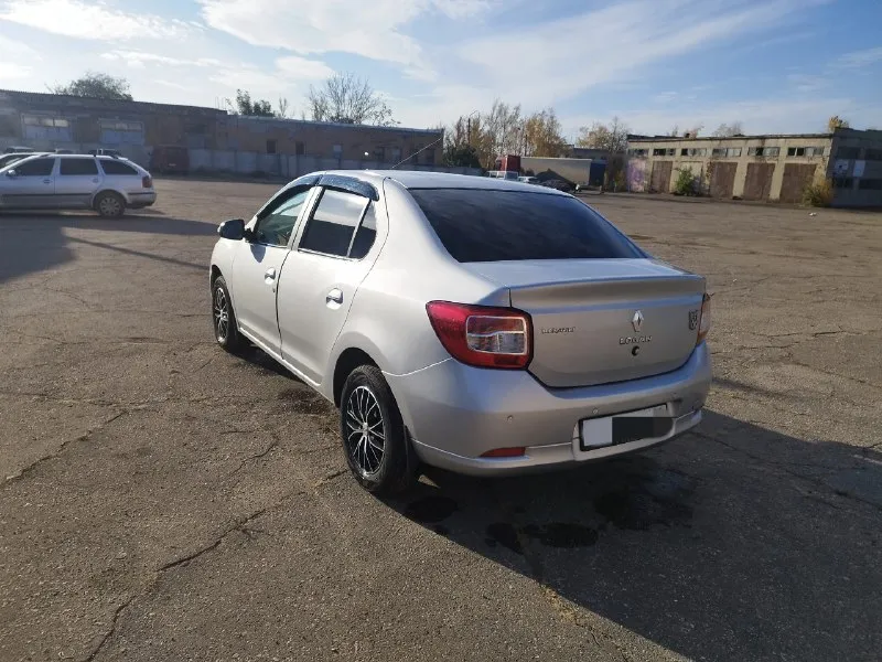 Продам renault логан 2 2015 с переоформлением в мрэо пробег 193к цена 900к машина обслужина силовые агрегаты в норме в подарок отдам зимние покрышки, липспойлер, и защитная накладка на бампер оснащён: противотуманки передние задние, дхо подогрев заднего и переднего стекла подогрев передних сидений кондер (холодит) круиз контроль гур парктроники задние 4 эл. стекло подъемника эл. регулировка зеркал блокировка задних стекол мкпп 5-и ступка два ключа осмотр в макеевке на жби торг реальному покупателю все вопросы при встрече +79494298335 📞 звоните: +7(949)4298335 - фотография - 3