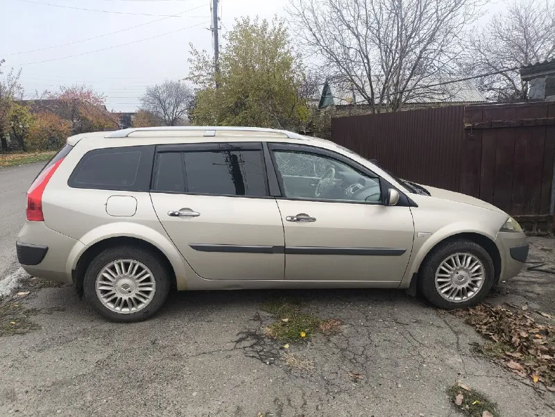 Renault мegаnе 2 2007г, объем двигателя 1,6л, мкпп, газ/бензин 230 000 км, 625 000 pуб. пригнан с ге... - фотография