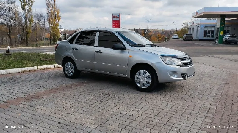 Продам!!! ваз granta. бережная эксплуатации!✅ в отличном состоянии !✅ 2013г. в. зелёная автотека! ✅ я 3-тий хозяин, птс оригинал! ✅ автомобиль абсолютно, без каких-либо вложений! очень красивый внешний вид, без гнили! все силовые элементы кузова, в отличном состоянии! все герметики заводские! салон чистый, опрятный, ухоженный!👍 авто на отличном, бодром ходу!✅ документы в полном порядке, переоформление без проблем! 👌 все интересующие вопросы по +79496062428 📲 телеграм цена:385тыс. торг приветствуется 📞 звоните: +7(949)6062428 - фотография - 4