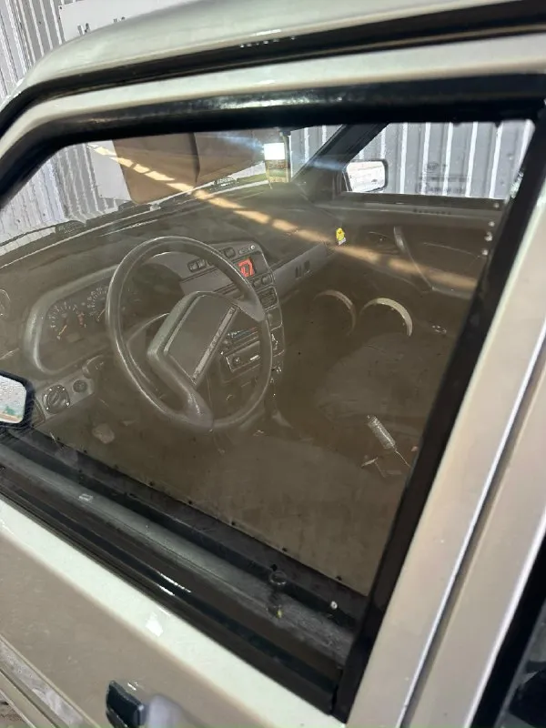 Продам ваз 2115. 2004 г. 250 тыс. пробега родного. заменено: ремень грм, ремень генератора, масло в двигателе и коробке, все фильтры. стоят две новые зимние шины 🛞. по ходовой все отлично! в автомобиле стоит очень громкая музыка! все новое 🆕. две пары arnold audio 16.5 300w. магнитофон aura 78dsp 6-канальный, саб sват 1100w номинал. играет очень хорошо 👌. все провода – чистая медь! на питание и массу – силовые провода! по кузову есть нюанс в виде задней правой арки! а также порог – он новый, но плохо переварен! ремкомплекты на арки (левую и правую) отдам вместе с машиной. дно 7/10, дополнительно замовилено. прогнили штаны, резонатор и глушитель – новые 🆕. по документам все в порядке, полное переоформление. стс, птс, дкп на руках. «я не собственник». в дтп не участвовала, запретов нет. вопросы в лс или по телефону 📲! цена: 160 000 руб. +79494752506 (можно в telegram). 📞 звоните: +7(949)4752506 - фотография - 2