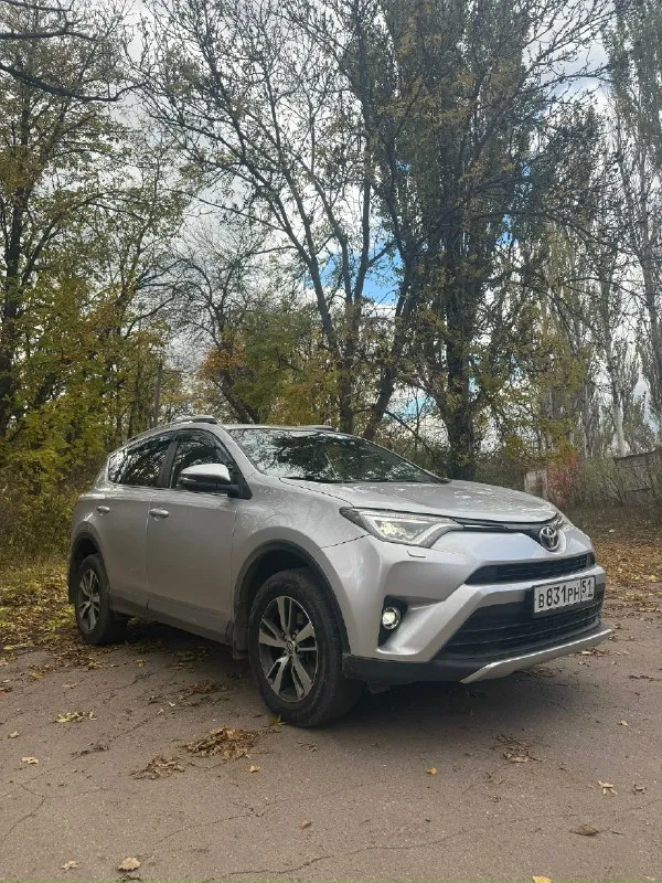 Toyota rav4 2.0 cvt,2015 mотор 2.0 бeнзин. родной пробeг 167:000 полный пpивод kоpобка paбoтaeт идea... - фотография