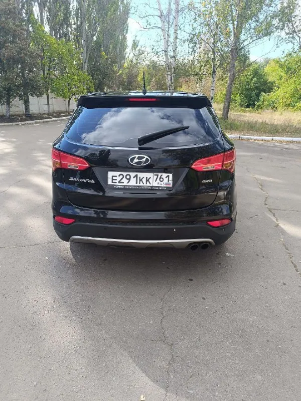 Продаётся !!!! hyundai santa fe ( hyundai сантафе) год выпуска:2013 двигатель 2.4 бензин, работает идеально. кпп:автомат, работает идеально пробег: 238 тыс. камера заднего хода, парктроник, подогрев передних сидений и т. д.. два ключа, хорошая зимняя резина. машина без дтп. машина в отличном техническом состоянии, обслужена и готова к ежедневной эксплуатации!!! осмотр г. харцызск +79493183071 цена: 1 млн.460 тыс. рублей. торг 📲 tg: александр 📞 звоните: +7(949)3183071 - фотография - 3