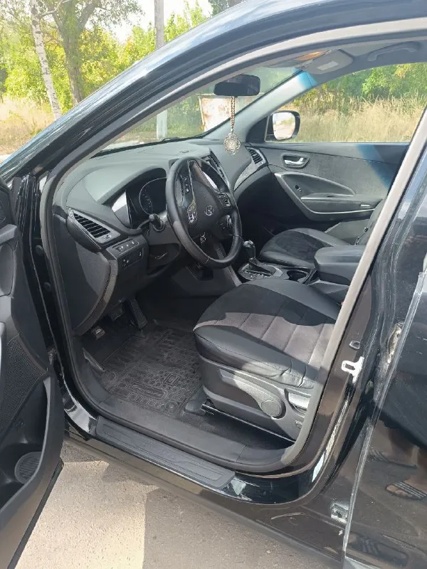 Продаётся !!!! hyundai santa fe ( hyundai сантафе) год выпуска:2013 двигатель 2.4 бензин, работает идеально. кпп:автомат, работает идеально пробег: 238 тыс. камера заднего хода, парктроник, подогрев передних сидений и т. д.. два ключа, хорошая зимняя резина. машина без дтп. машина в отличном техническом состоянии, обслужена и готова к ежедневной эксплуатации!!! осмотр г. харцызск +79493183071 цена: 1 млн.460 тыс. рублей. торг 📲 tg: александр 📞 звоните: +7(949)3183071 - фотография - 6