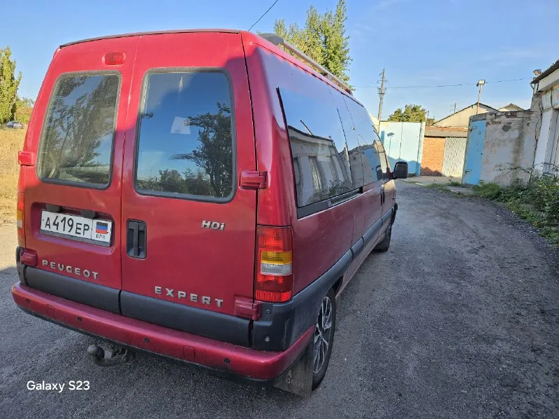 Доброго дня! продаю своего помощника и трудягу. peugeot expert, 2004г. в., 2.0 hdi, 450к пробега. цена - 700 000 руб. авто в идеальном техническом состоянии (несмотря на возраст и пробег). кондей работает, музыка - на андроид, ходовка очень мягкая. владею 13 лет. использую только для дальних поездок. из последних вложений - замена коробки (два года назад). разумный и обоснованный торг приветствуется. осмотр дебальцево. : +7(949)815-61-10 приезжайте, смотрите, не разочаруетесь. 📞 звоните: +7(949)8156110 - фотография - 3