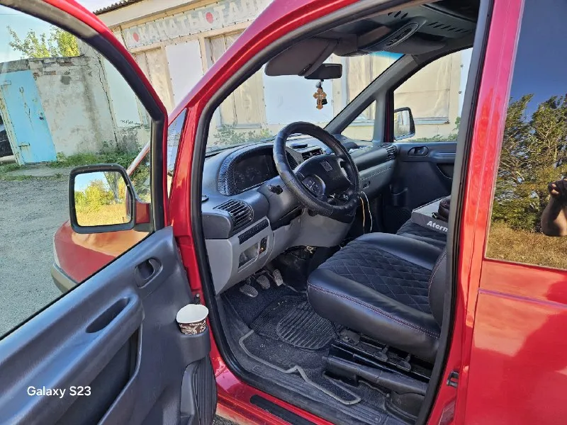 Доброго дня! продаю своего помощника и трудягу. peugeot expert, 2004г. в., 2.0 hdi, 450к пробега. цена - 700 000 руб. авто в идеальном техническом состоянии (несмотря на возраст и пробег). кондей работает, музыка - на андроид, ходовка очень мягкая. владею 13 лет. использую только для дальних поездок. из последних вложений - замена коробки (два года назад). разумный и обоснованный торг приветствуется. осмотр дебальцево. : +7(949)815-61-10 приезжайте, смотрите, не разочаруетесь. 📞 звоните: +7(949)8156110 - фотография - 5