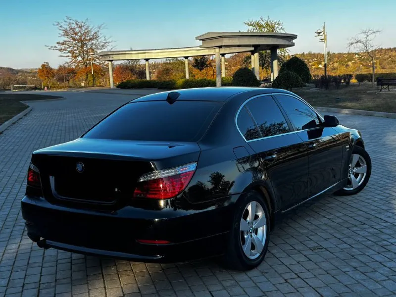 Продам bmw 525i xdrive 2009 года выпуска, рестайлинг! двигатель 3.0 бензин, работает абсолютно без каких либо нареканий, никаких ошибок нет, недавно проводилась замена масла. коробка также абсолютно без вопросов, работает отлично, также было заменено масло! салон в хорошем состоянии, очень хорошая комплектация: джойстик, кожаный салон, электро регулировки сидений, двух зонный климат контроль, мульт-руль, хорошая музыка, подогревы сидений, старт-стоп! машина юридически чистая, также рассмотрю обмен в обе стороны. осмотр донецк цена: 995.000₽ возможен торг! ☎️ +7 (949) 742-53-98 - фотография - 5