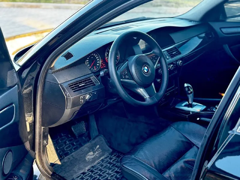 Продам bmw 525i xdrive 2009 года выпуска, рестайлинг! двигатель 3.0 бензин, работает абсолютно без каких либо нареканий, никаких ошибок нет, недавно проводилась замена масла. коробка также абсолютно без вопросов, работает отлично, также было заменено масло! салон в хорошем состоянии, очень хорошая комплектация: джойстик, кожаный салон, электро регулировки сидений, двух зонный климат контроль, мульт-руль, хорошая музыка, подогревы сидений, старт-стоп! машина юридически чистая, также рассмотрю обмен в обе стороны. осмотр донецк цена: 995.000₽ возможен торг! ☎️ +7 (949) 742-53-98 - фотография - 8