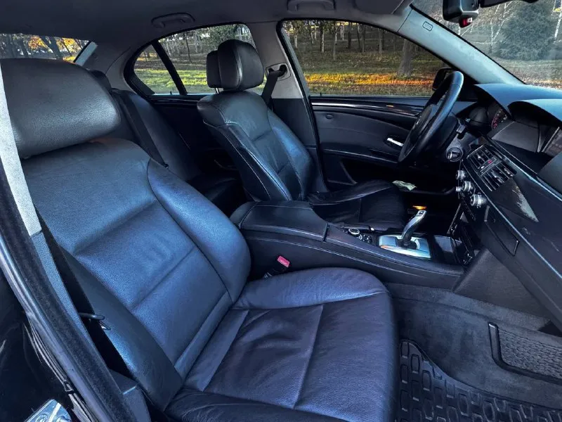 Продам bmw 525i xdrive 2009 года выпуска, рестайлинг! двигатель 3.0 бензин, работает абсолютно без каких либо нареканий, никаких ошибок нет, недавно проводилась замена масла. коробка также абсолютно без вопросов, работает отлично, также было заменено масло! салон в хорошем состоянии, очень хорошая комплектация: джойстик, кожаный салон, электро регулировки сидений, двух зонный климат контроль, мульт-руль, хорошая музыка, подогревы сидений, старт-стоп! машина юридически чистая, также рассмотрю обмен в обе стороны. осмотр донецк цена: 995.000₽ возможен торг! ☎️ +7 (949) 742-53-98 - фотография - 9