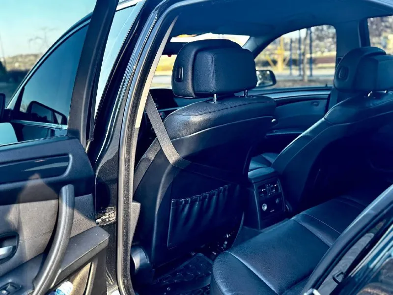 Продам bmw 525i xdrive 2009 года выпуска, рестайлинг! двигатель 3.0 бензин, работает абсолютно без каких либо нареканий, никаких ошибок нет, недавно проводилась замена масла. коробка также абсолютно без вопросов, работает отлично, также было заменено масло! салон в хорошем состоянии, очень хорошая комплектация: джойстик, кожаный салон, электро регулировки сидений, двух зонный климат контроль, мульт-руль, хорошая музыка, подогревы сидений, старт-стоп! машина юридически чистая, также рассмотрю обмен в обе стороны. осмотр донецк цена: 995.000₽ возможен торг! ☎️ +7 (949) 742-53-98 📞 звоните: +7(949)7425398 - фотография - 10