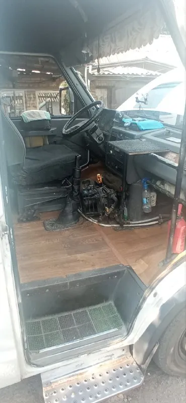 Iveco 5912 2,5 tdi,1994 г. рамный автобус 21 место по документам. полный кап ремонт двигателя. идеальный вариант неприхотливой рабочей лошадки. машина в хорошем состоянии. хорошее состояние кузова, на маршруте не работала машина. 3 печки, электрокотел подогрева двигателя в зимнее время. резина зима. новый аккумулятор. цена 750 000. только полное переоформление. +7(949)514-50-07. 📲 tg: денис 📞 +7(949)514-50-07 📲 tg: денис 📞 звоните: +7(949)5145007 - фотография - 6