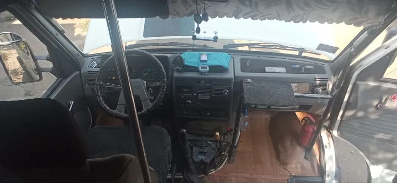 Iveco 5912 2,5 tdi,1994 г. рамный автобус 21 место по документам. полный кап ремонт двигателя. идеальный вариант неприхотливой рабочей лошадки. машина в хорошем состоянии. хорошее состояние кузова, на маршруте не работала машина. 3 печки, электрокотел подогрева двигателя в зимнее время. резина зима. новый аккумулятор. цена 750 000. только полное переоформление. +7(949)514-50-07. 📲 tg: денис 📞 +7(949)514-50-07 📲 tg: денис 📞 звоните: +7(949)5145007 - фотография - 7