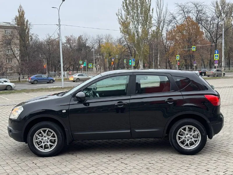 Продам nissan qashqai 2008год в идеальном состоянии без вложений мотор идеальном состояние так же и коробка не чего не перешита не руль не салон всё в заводе машина с двумя окрасами не битая мотор коробка в идеальном состояние сель и поехал кондиционер рабочи два ключа автомобиль в очень хорошем состоянии сель и поехал все интересующий вопросы по телефону пишите звоните ! +7949-467-65-94. цена 790.000₽ торг - фотография - 2