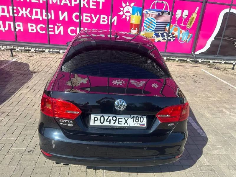 Рассрочка.   Кредит. Volkswagen jetta. 2013 год. Я собственник. Продаю со двора. Переоформление обязательно.   Машина обслужена вся. Новая турбина масло в двигателе масло в коробке.   Вид имеет шикарный. Полный фарш для этой модели.   Цена 1 млн руб. Помогу оформить в кредит.   Торга нет.   Мариуполь. +79497305832. На этом номере whatsapp telegram. Александр - фотография - 5