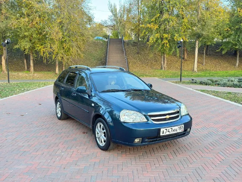 Продам автомобиль в хорошем состоянии без дтп кузов весь в родной краске за исключением двух деталий мотор коробка работает как положено масло не берет не дымит салон в также в отличном состоянии пробег родной. комплект зимних колес в подарок. остальные вопросы по телефону. собственник! 🚗марка шевроле лачетти ⚙мотор 1.6 бензин 📦коробка механика 🏃‍♂‍➡пробег 220 тысяч км 📅год выпуска 2008 💶цена 610 тысяч рублей ☎тел +79497257498 - фотография - 3