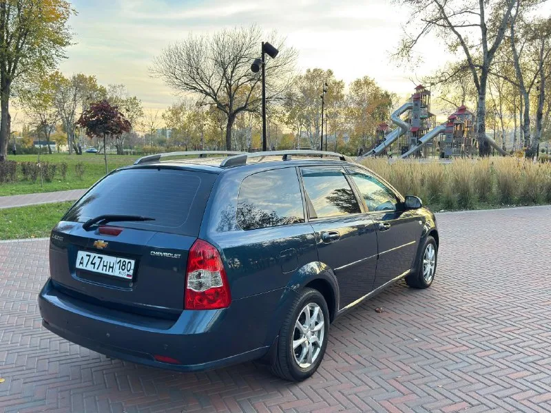 Продам автомобиль в хорошем состоянии без дтп кузов весь в родной краске за исключением двух деталий мотор коробка работает как положено масло не берет не дымит салон в также в отличном состоянии пробег родной. комплект зимних колес в подарок. остальные вопросы по телефону. собственник! 🚗марка шевроле лачетти ⚙мотор 1.6 бензин 📦коробка механика 🏃‍♂‍➡пробег 220 тысяч км 📅год выпуска 2008 💶цена 610 тысяч рублей ☎тел +79497257498 - фотография - 4