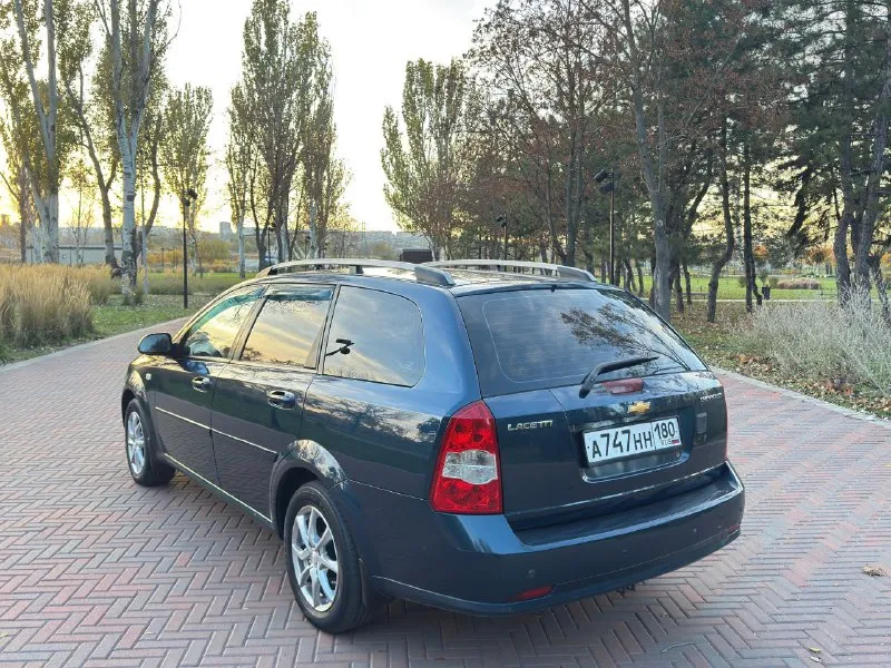 Продам автомобиль в хорошем состоянии без дтп кузов весь в родной краске за исключением двух деталий мотор коробка работает как положено масло не берет не дымит салон в также в отличном состоянии пробег родной. комплект зимних колес в подарок. остальные вопросы по телефону. собственник! 🚗марка шевроле лачетти ⚙мотор 1.6 бензин 📦коробка механика 🏃‍♂‍➡пробег 220 тысяч км 📅год выпуска 2008 💶цена 610 тысяч рублей ☎тел +79497257498 - фотография - 5