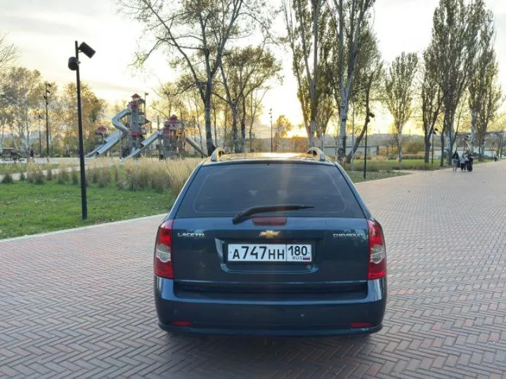Продам автомобиль в хорошем состоянии без дтп кузов весь в родной краске за исключением двух деталий мотор коробка работает как положено масло не берет не дымит салон в также в отличном состоянии пробег родной. комплект зимних колес в подарок. остальные вопросы по телефону. собственник! 🚗марка шевроле лачетти ⚙мотор 1.6 бензин 📦коробка механика 🏃‍♂‍➡пробег 220 тысяч км 📅год выпуска 2008 💶цена 610 тысяч рублей ☎тел +79497257498 - фотография - 6