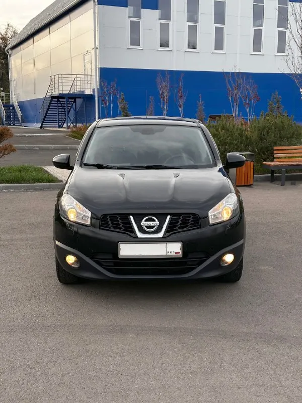Продам: nissan qashqai 2.0 (рестайлинг!) топливо: бензин / газ год: 2011 тип кпп: механика 6-ст ✅ пробег: 209.000 км - автомобиль в отличном состоянии. 1 владелец по птс. надежный, экономичный, недорогой в обслуживании и в хорошей комплектации. гаражное хранение. 2000км назад поменяны: масло, фильтра, колодки, резина. ✅ кузов: в родном окрасе, стекла заводские. - двигатель: цепной, масло - не расходует. катализатор на месте❗️ ✅ комплектация: - климат-контроль (работает), - круиз-контроль, омыватель фар, линзованная оптика. - подогрев сидений. - мультимедиа: usb, aux, cd, bluetooth. - камера зад. вида. - 2 комплекта ключей - 2 комплекта колес - новый комплект гбо евро-4 в подарок! ✅ документы: птс - оригинал, на учете, без штрафов и ограничений на регистрацию. - продажа только с переоформлением в мрео❗ 📍осмотр в г. донецк, калининский р-н. цена: 899.999 руб (торг у авто) 📞🇷🇺звоните: +7 (949) 394-79-04 - фотография - 5