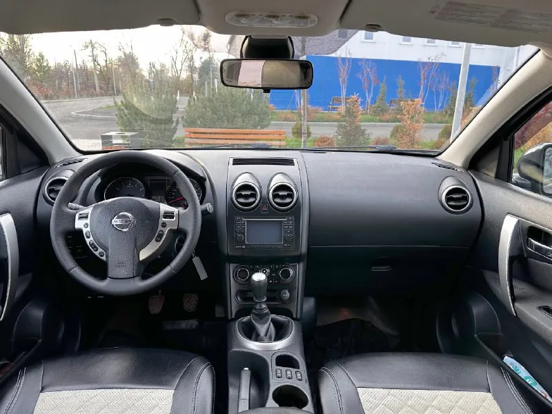 Продам: nissan qashqai 2.0 (рестайлинг!) топливо: бензин / газ год: 2011 тип кпп: механика 6-ст ✅ пробег: 209.000 км - автомобиль в отличном состоянии. 1 владелец по птс. надежный, экономичный, недорогой в обслуживании и в хорошей комплектации. гаражное хранение. 2000км назад поменяны: масло, фильтра, колодки, резина. ✅ кузов: в родном окрасе, стекла заводские. - двигатель: цепной, масло - не расходует. катализатор на месте❗️ ✅ комплектация: - климат-контроль (работает), - круиз-контроль, омыватель фар, линзованная оптика. - подогрев сидений. - мультимедиа: usb, aux, cd, bluetooth. - камера зад. вида. - 2 комплекта ключей - 2 комплекта колес - новый комплект гбо евро-4 в подарок! ✅ документы: птс - оригинал, на учете, без штрафов и ограничений на регистрацию. - продажа только с переоформлением в мрео❗ 📍осмотр в г. донецк, калининский р-н. цена: 899.999 руб (торг у авто) 📞🇷🇺звоните: +7 (949) 394-79-04 - фотография - 8