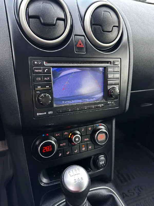 Продам: nissan qashqai 2.0 (рестайлинг!) топливо: бензин / газ год: 2011 тип кпп: механика 6-ст ✅ пробег: 209.000 км - автомобиль в отличном состоянии. 1 владелец по птс. надежный, экономичный, недорогой в обслуживании и в хорошей комплектации. гаражное хранение. 2000км назад поменяны: масло, фильтра, колодки, резина. ✅ кузов: в родном окрасе, стекла заводские. - двигатель: цепной, масло - не расходует. катализатор на месте❗️ ✅ комплектация: - климат-контроль (работает), - круиз-контроль, омыватель фар, линзованная оптика. - подогрев сидений. - мультимедиа: usb, aux, cd, bluetooth. - камера зад. вида. - 2 комплекта ключей - 2 комплекта колес - новый комплект гбо евро-4 в подарок! ✅ документы: птс - оригинал, на учете, без штрафов и ограничений на регистрацию. - продажа только с переоформлением в мрео❗ 📍осмотр в г. донецк, калининский р-н. цена: 899.999 руб (торг у авто) 📞🇷🇺звоните: +7 (949) 394-79-04 - фотография - 9