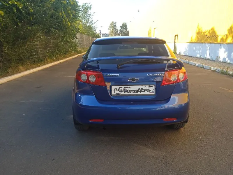 Продам chevrolet лачетти 2007года выпуска, цена 460 000₽ торг, мотор 1,6l,109л, с, пробег 215тыс, авто в хорошем состоянии, что по кузову, что технически, шины r-15, новые, комплектация: гидроусилитель руля, abs, четыре электростеклоподъёмника, шесть подушек безопасности кондиционер холодит, abc, подогрев зеркал заднего вида, музыка андроид, основной свет линза led, тонировка, сигнализация с автозапуском, обслужена вложений не требует, с документами порядок, три владельца по птс, интересующие вопросы по телефону, смотреть авто город, донецк пролетарский район по ул,301стрелковой дивизии, ориентир щетина 32б, на стоянке напротив заправки аси тел +79495963046 📞 звоните: +7(949)5963046 - фотография - 3
