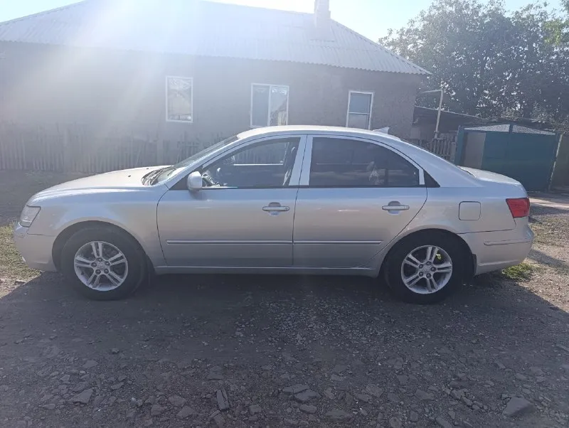 Продам hyundai сонату нф 2009года рестайл, двигатель 2.4 бензин/газа, коробка автомат 5 ст, один хозяин, цена 770000₽ торг, город иловайск, перекупам не звонить, номер+79495111479 📞 звоните: +7(949)5111479 - фотография - 5