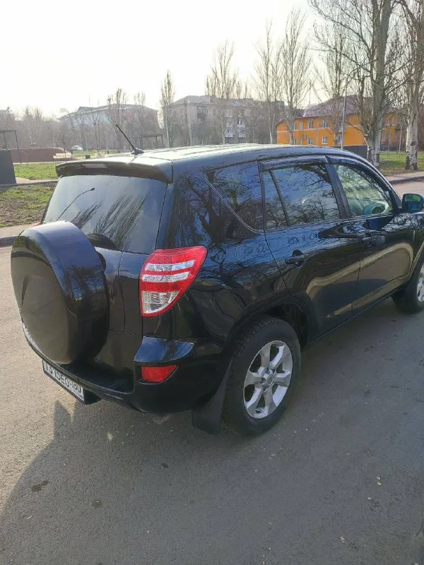 Продам toyota rav 4 2011 года выпуска. пробег 218000 машина в хорошем техническом состоянии. максимальная комплектация. машина вложений не требует. машина находится пгт володарское по всем вопросам звонить по номеру +79495537708 цена 1300000 📲 tg: @fedorovich070 📞 звоните: +7(949)5537708 - фотография - 5