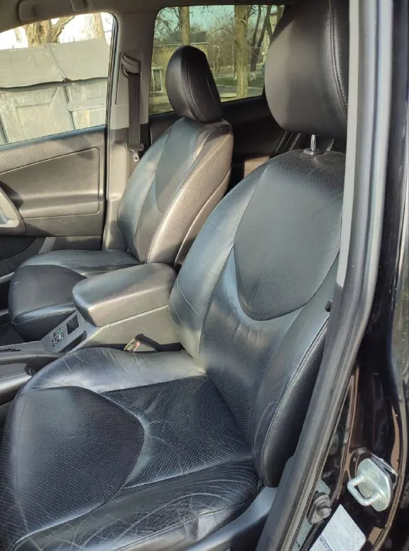 Продам toyota rav 4 2011 года выпуска. пробег 218000 машина в хорошем техническом состоянии. максимальная комплектация. машина вложений не требует. машина находится пгт володарское по всем вопросам звонить по номеру +79495537708 цена 1300000 📲 tg: @fedorovich070 📞 звоните: +7(949)5537708 - фотография - 9