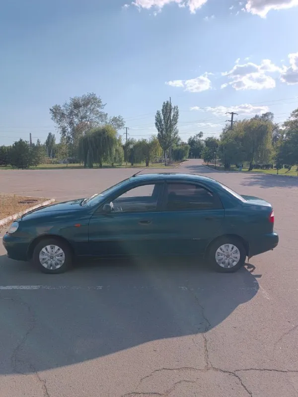 Daewoo sens 1.4 💰цена: 280 000р (торг) 🏢город: мариуполь 📅год выпуска: 2002 🧾пробег: 194 000км ⚙️двигатель: 1.4 ⛽топливо: бензин/газ ⚙️кпп: механика 📄:собственник моя мать 📞 телефон: +79497056939 дмитрий 💾 описание: 🔹 кузов в отличном состоянии( поляк ) 🔹 вся в родном окрасе ( есть местами ньансы ) машина толком не эксплуатировалась с 2020 года 🔹 наша семья второй владелец(отца не стало в 2020 году) 🔹 двигатель, коробка, ходовая в порядке 🔹 по остальным вопросам расскажу при встречи или по телефону больше фото могу выслать 📞 звоните: +7(949)7056939 - фотография - 6