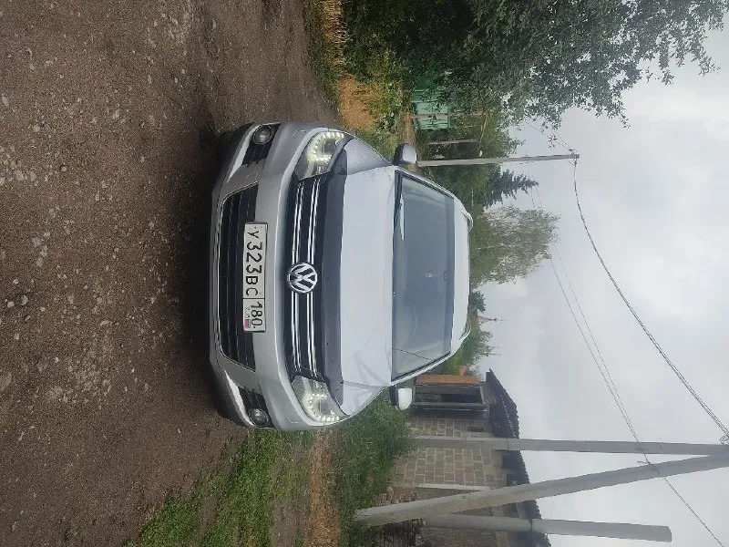 Продаю volkswagen tiguan 2.0 tsi at 2011г. , 170 л. С. , акпп, 4wd, пробег 225 000км. Автомобиль в хорошем техническом и внешнем состоянии. Подогрев сидений. Парктроники. Заводской ксенон с адаптивной оптикой. Мультимедиа мп3, aux, cd. Круиз-контроль. Мульти-руль. Двухзонный климат контроль холодит отлично, печка греет. Стеклоподъемники на все двери. Электрорегулировка и обогрев зеркал заднего вида. Датчик дождя и света. Работает каждая кнопка. Два комплекта резины литые диски лето, зима штампы с оригинальными колпаками. Приезжайте смотрите все расскажу. Разумный торг уместен. Перекупов и салоны просьба не беспокоить. Цена 1150000₽. Телефон +7 949 385-14-76
📞 Звоните: +7(949)3851476 - фотография - 4