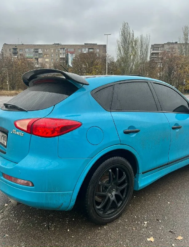 Infiniti ex35 2009 здравствуйте! продаю свой прекрасный автомобиль, в связи с покупной нового. владею им 3 года, за это время стал членом семьи, от автомобиля не избавляюсь. по машине было очень много вложений: первое и самое главное: был заменен мотор на контрактный с японии с пробегом(120 тыс)документы имеются. 3 месяца назад поставил новую контрактную коробку с пробегом 30 тыс. установлен обвес impul поменяно полностью освещение фар на новое. установлен радиатор охлаждения акпп. хорошие r19 диски. новый генератор приятный выхлоп по салону сделан аквапринт, подсветка в дверных картах. перед продажей автомобиля сделал большое то: перебрал ходовку, поменял передние рычаги в две стороны( нижние верхние). заменил рулевые тяги и стойки стабилизатора поставил новые передние диски и супорта колодки в круг новый аккумулятор замена масла 400 км назад( масло менялось каждые 6-7 тыс). расход по городу 20 трасса 14. едет очень бодро, эффектная машина, без внимания точно не остане 📞 звоните: +7(949)8577970 - фотография - 2