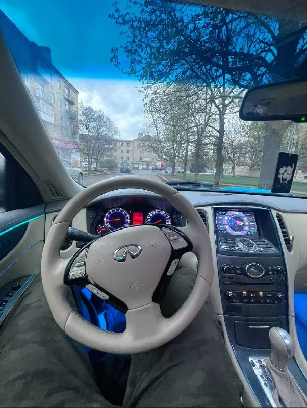 Infiniti ex35 2009 здравствуйте! продаю свой прекрасный автомобиль, в связи с покупной нового. владею им 3 года, за это время стал членом семьи, от автомобиля не избавляюсь. по машине было очень много вложений: первое и самое главное: был заменен мотор на контрактный с японии с пробегом(120 тыс)документы имеются. 3 месяца назад поставил новую контрактную коробку с пробегом 30 тыс. установлен обвес impul поменяно полностью освещение фар на новое. установлен радиатор охлаждения акпп. хорошие r19 диски. новый генератор приятный выхлоп по салону сделан аквапринт, подсветка в дверных картах. перед продажей автомобиля сделал большое то: перебрал ходовку, поменял передние рычаги в две стороны( нижние верхние). заменил рулевые тяги и стойки стабилизатора поставил новые передние диски и супорта колодки в круг новый аккумулятор замена масла 400 км назад( масло менялось каждые 6-7 тыс). расход по городу 20 трасса 14. едет очень бодро, эффектная машина, без внимания точно не остане 📞 звоните: +7(949)8577970 - фотография - 4