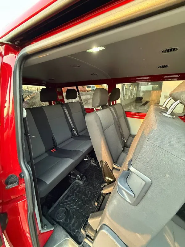 Продам volkswagen транспортер т6 год 2019 пробег 145000 км двигатель 2,0 топливо кпп автомат пассажир 8+1 город мариуполь цена 3200000🍋 автомобиль в родном окрасе телефон +79497308841 📲 tg: @zhelezmixa 📞 звоните: +7(949)7308841 - фотография - 7