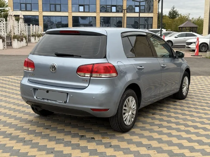 Доброго времени суток👋🏻 volkswagen golf 6 🟢год: 2010 🟢пробег: 174 000 км. родной 100% 🟢двигатель: бензин, 1.4т (122л. с.) 🟢коробка: робот 7ст. 🟢стоимость: 800.000💰 торг👌🏻 комплектация: двух-зонный климат контроль, сенсорная мультимедиа, с блютуз, камера заднего вида, задние патронники, подогрев сидений, обогрев боковых зеркал, автоматический 4 стеклоподъемника, ✅коробка обслужена, мехатроники, сцепление, вилки, менялись (нареканий нет), переключает быстро, не пинает. ✅двигатель работает как часики, масло не ест, менялось по регламенту. бензин 95 с присадками - 100 заливал. ходовая отрабатывает как надо, ничего не стучит, не скрипит. территориально авто находится в горловке, более подробно звоните, пишите, на все вопросы отвечу, автотеку вышлю! продаю потому что нужна машина побольше и повыше💪🏻 телефон для связи❗️ +79017891232 telegram и whatsapp ❗️ +79257308859 - фотография - 3